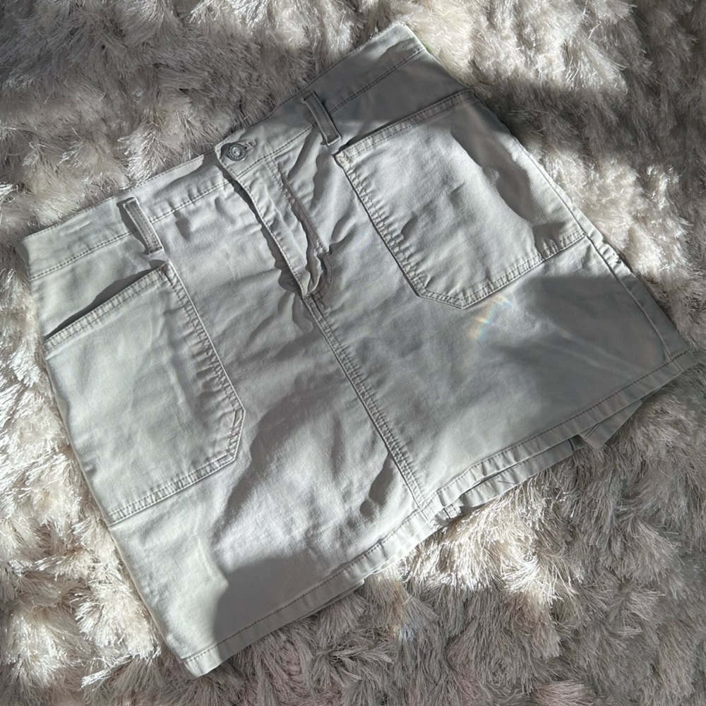 Size 10 Gloria Vanderbilt Cargo Skort